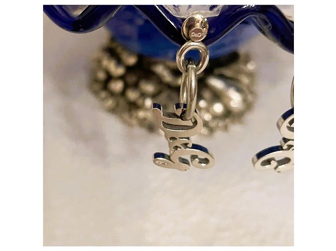 Iconici  orecchini DOLCE & GABBANA acciaio argento con pendente logo lettering - vista 8