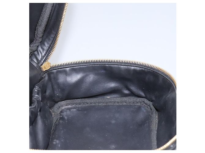 CHANEL COCO Marca Pouch Vanity Pelle Patinata Nera Oro CC Auth 118334 Nero D'oro - vista 20