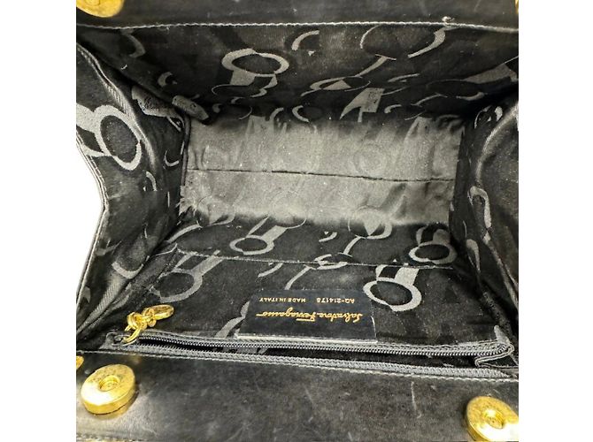 Borsa Vara Bow di Salvatore Ferragamo Nero - vista 12