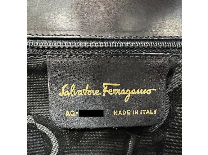 Borsa Vara Bow di Salvatore Ferragamo Nero - vista 13