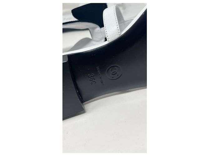Sandali piatti Chanel in pelle nero e bianco taglia 36 - vista 13