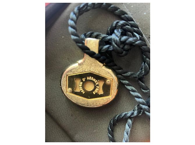 Hermès Pendente Flacone di Profumo Oro Gold hardware - vista 3