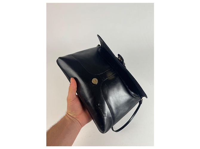Vintage Givenchy 4G Handtasche aus schwarzem Lackleder - Ansicht 12
