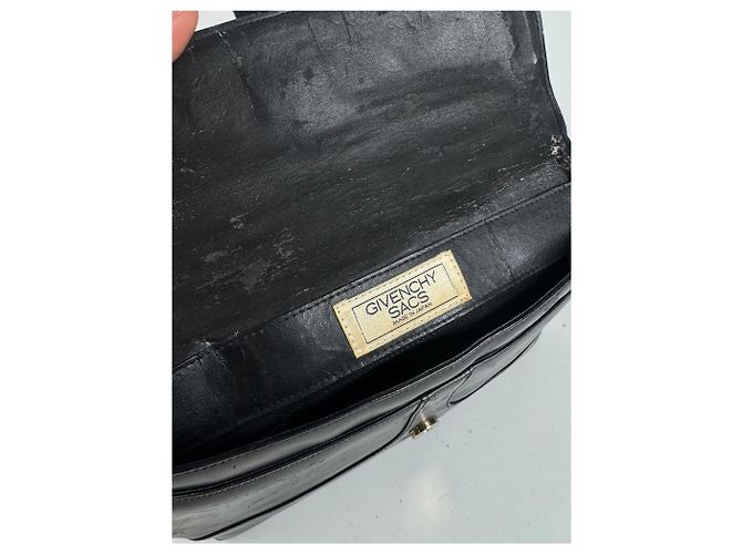 Vintage Givenchy 4G Handtasche aus schwarzem Lackleder - Ansicht 13