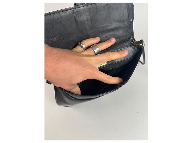 Vintage Givenchy 4G Handtasche aus schwarzem Lackleder - Ansicht 14