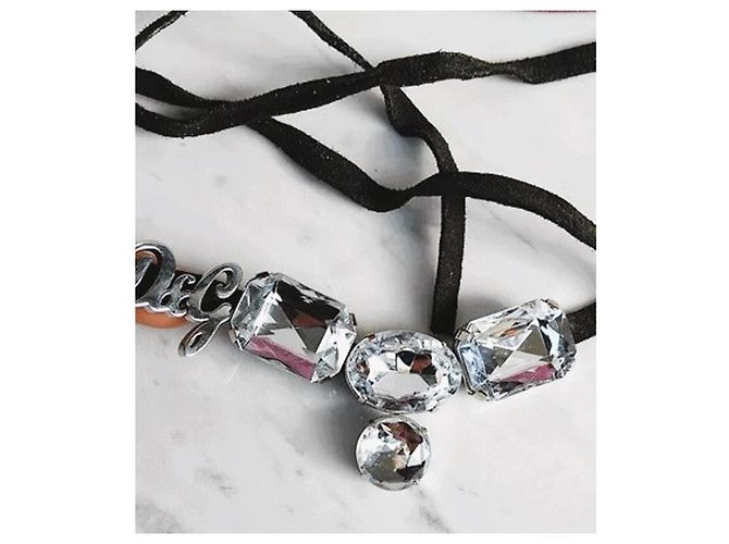 Raffinato collier DOLCE & GABBANA cn con cordino camoscio nero con logo e cristalli - vista 12