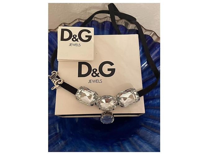Raffinato collier DOLCE & GABBANA cn con cordino camoscio nero con logo e cristalli - vista 3