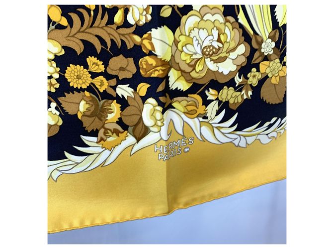 Garden Hermès Sciarpa in seta vintage gialla Hermes Aladin 1972 Francoise Heron Giallo - vista 4