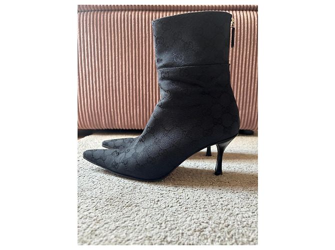 Stivaletti Gucci Monogramma Neri in Pelle e Tessuto Nero - vista 2