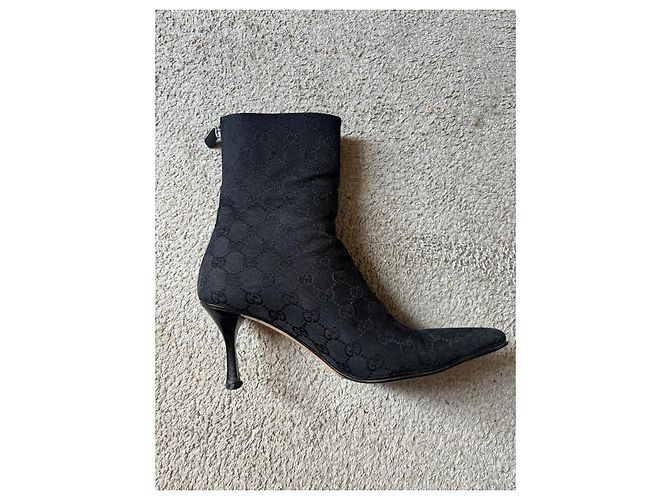 Stivaletti Gucci Monogramma Neri in Pelle e Tessuto Nero - vista 4