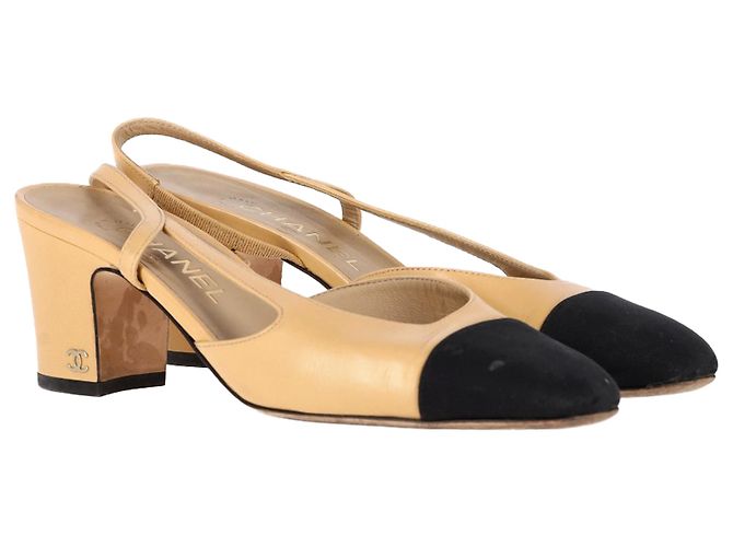 Pumps Slingback CC di Chanel in pelle beige - vista 4
