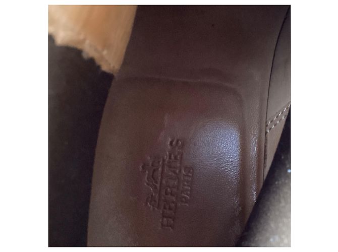 Botas ankle Hermès Findlay em camurça marrom Vermelho - vista 7