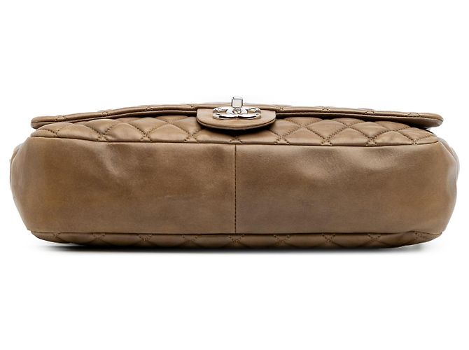 Chanel Brown Jumbo Quilted Lambskin Coco Rain Flap Marrone Cachi - vista 3