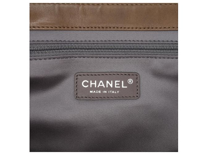 Chanel Brown Jumbo Quilted Lambskin Coco Rain Flap Marrone Cachi - vista 5