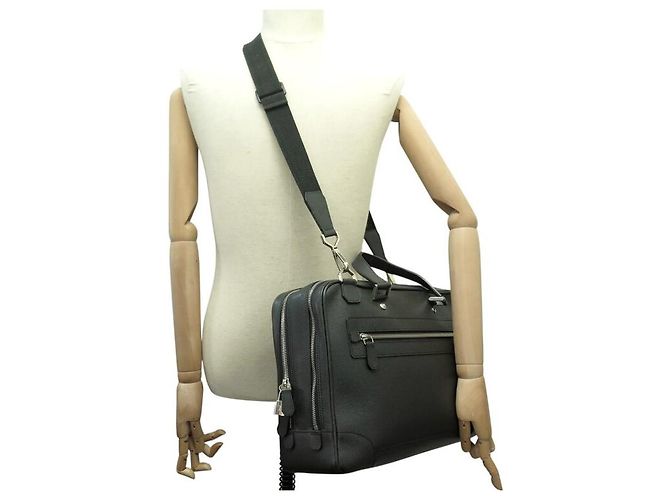 BORSA DOCUMENTI DA VIAGGIO LOUIS VUITTON PM IN PELLE TAIGA CON TRACOLLA Grigio antracite - vista 11