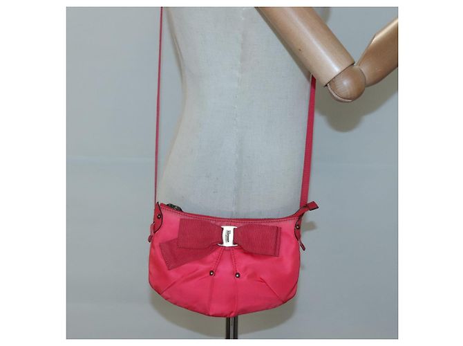 Borsa a spalla Salvatore Ferragamo in nylon rosa oro Auth bs24618 D'oro - vista 22
