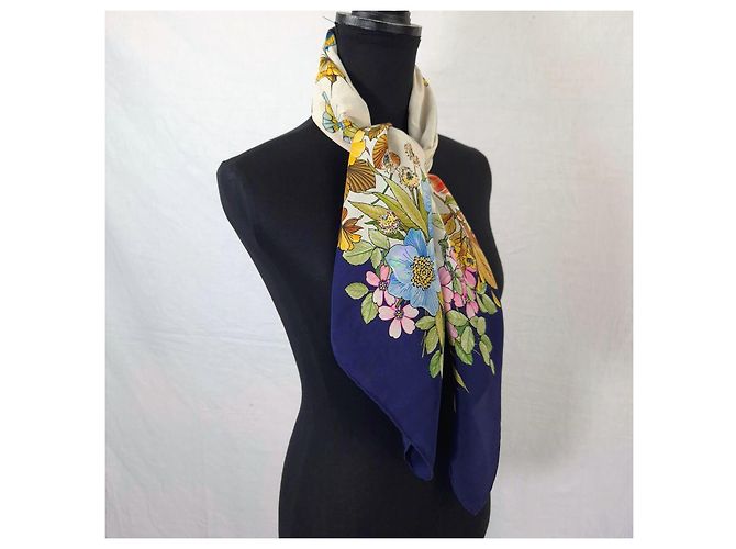 Emanuel Ungaro Foulard Ungaro in seta con farfalle vintage anni '80 Blu Multicolore - vista 2