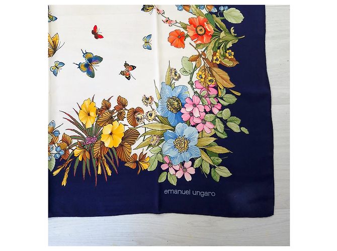 Emanuel Ungaro Foulard Ungaro in seta con farfalle vintage anni '80 Blu Multicolore - vista 4
