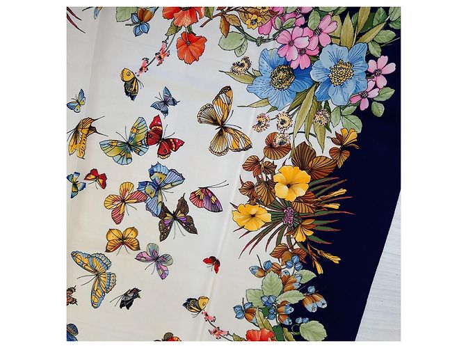 Emanuel Ungaro Foulard Ungaro in seta con farfalle vintage anni '80 Blu Multicolore - vista 5