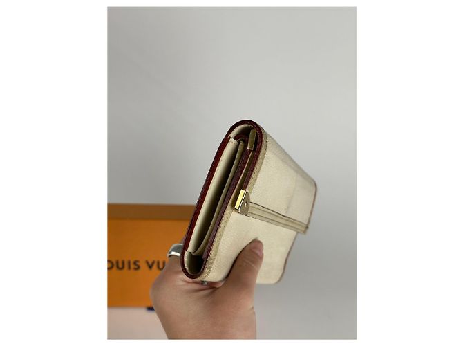 Vintage Louis Vuitton leather wallet white - view 7