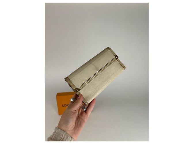 Vintage Louis Vuitton leather wallet white - view 9
