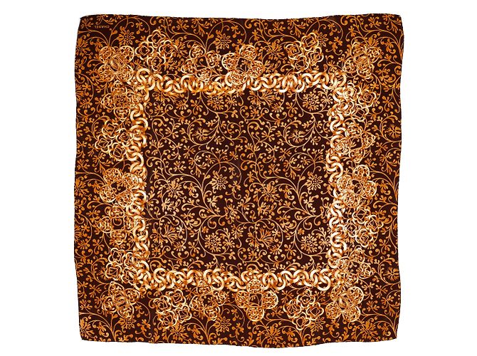 Timeless Bufanda estampada Chanel en seda marrón Castaño Roja - vista 4