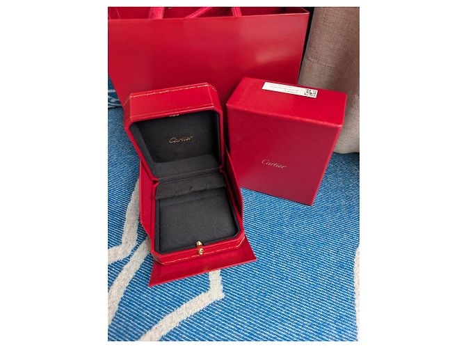 Cartier Vertikales Display-Box für große Creolenohrringe mit Papiertüte Rot - Ansicht 5