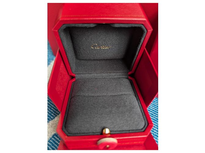 Cartier Amor Trinity JUC Anel de haste fina Caixa interna e externa Sacola de papel Vermelho - vista 4