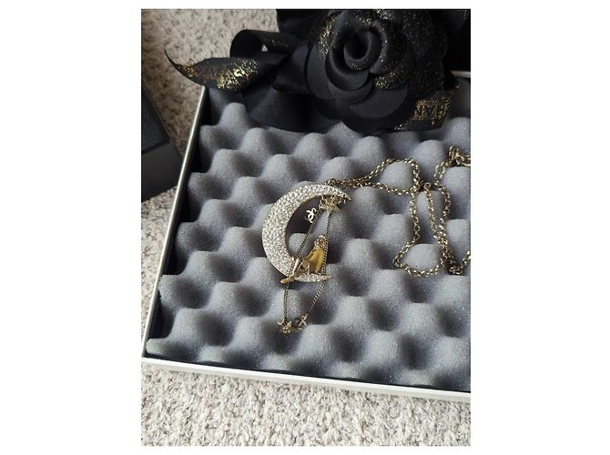 Chanel Raro CC 08P CoCo na Lua GHW Colar Logo de Cristal Caixa etiqueta Dourado - vista 13