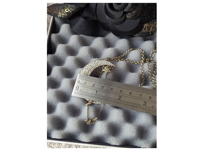Chanel Raro CC 08P CoCo na Lua GHW Colar Logo de Cristal Caixa etiqueta Dourado - vista 14