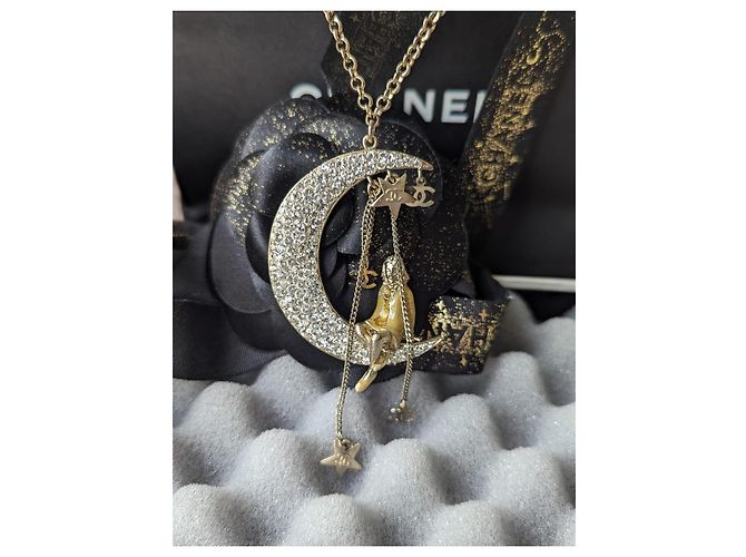 Chanel Raro CC 08P CoCo na Lua GHW Colar Logo de Cristal Caixa etiqueta Dourado - vista 5
