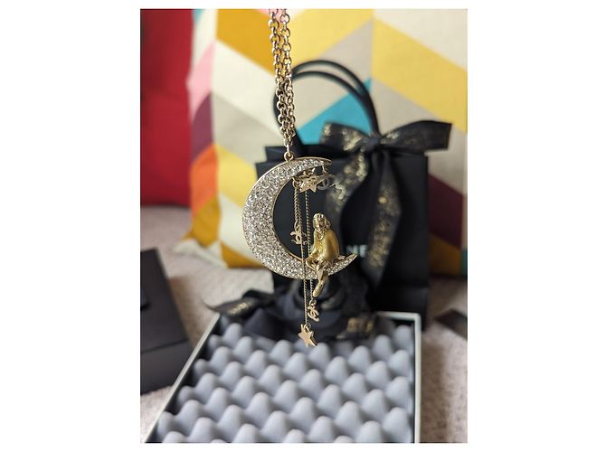 Chanel Raro CC 08P CoCo na Lua GHW Colar Logo de Cristal Caixa etiqueta Dourado - vista 9