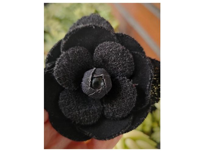 Chanel Kamelienbrosche Schwarz - Ansicht 3