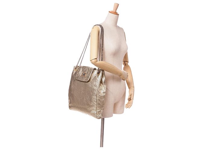 Chanel Gold Perforiertes, rissiges Metallic-Kalbsleder Drill Tote Golden - Ansicht 10