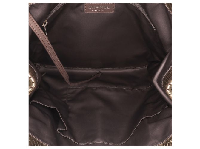 Chanel Gold Perforiertes, rissiges Metallic-Kalbsleder Drill Tote Golden - Ansicht 4