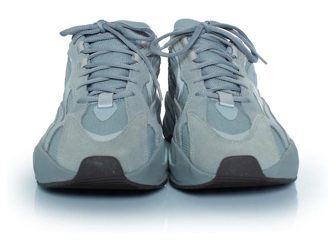 Yeezy, Boost 700 V2 blu ospedaliero - vista 3