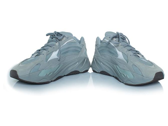 Yeezy, Boost 700 V2 blu ospedaliero - vista 6