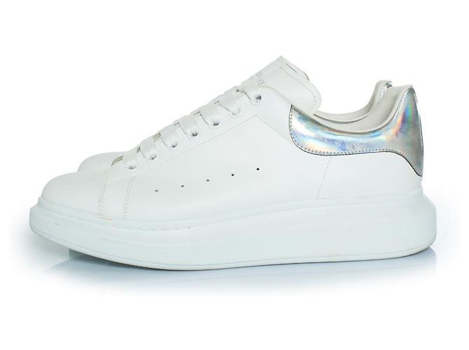Alexander McQueen, tênis oversized Larry Prata Branco - vista 2