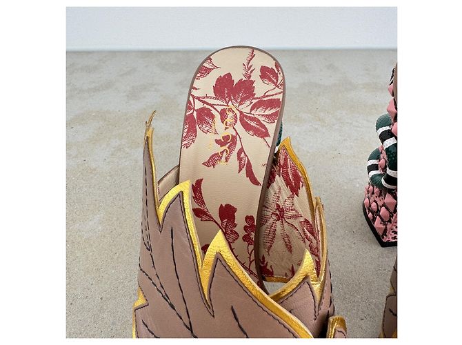 Sfilata di moda Gucci Primavera 2016 Multicolore - vista 7