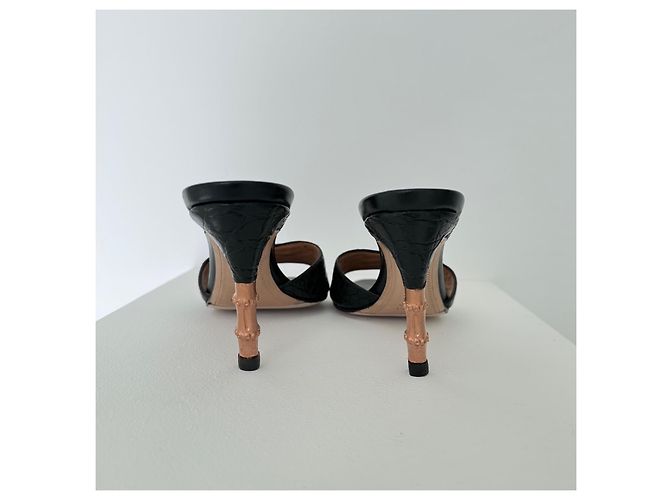 Mule Gucci in pelle di coccodrillo nera e bambù Nero - vista 7