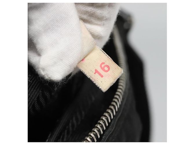 Borsa a spalla PRADA in nylon nero Auth 119572 - vista 12