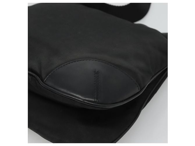 Borsa a spalla PRADA in nylon nero Auth 119572 - vista 16