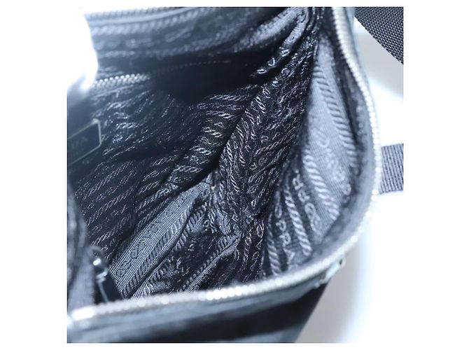 Borsa a spalla PRADA in nylon nero Auth 119572 - vista 21