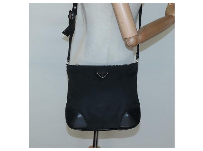Borsa a spalla PRADA in nylon nero Auth 119572 - vista 24