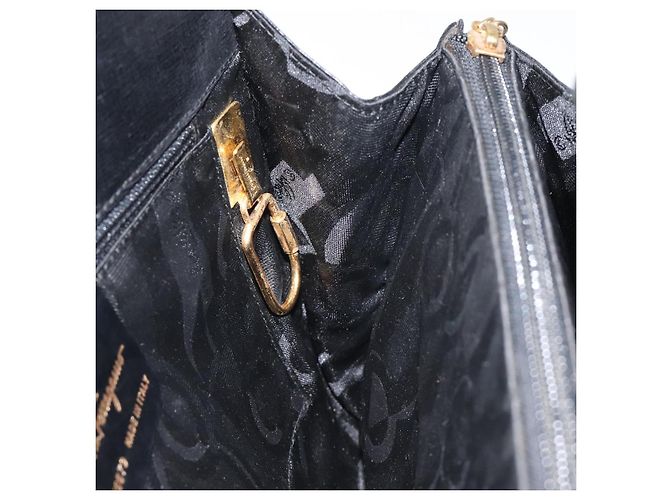 Schultertasche Salvatore Ferragamo aus schwarzem Leder mit Gold Auth 116392 Golden - Ansicht 17