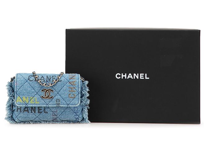 Chanel Blaue Mini-Denim-Clutch mit Kette - Ansicht 13