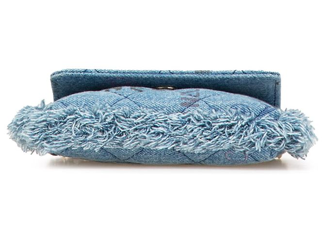 Chanel Blaue Mini-Denim-Clutch mit Kette - Ansicht 3