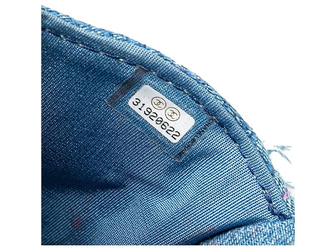 Chanel Blaue Mini-Denim-Clutch mit Kette - Ansicht 6