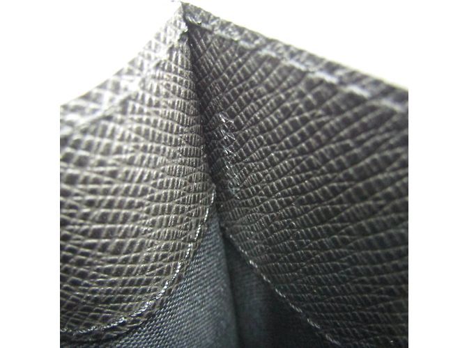 Malette Taiga Neo Robusto 2 de Louis Vuitton Gris - vue 14