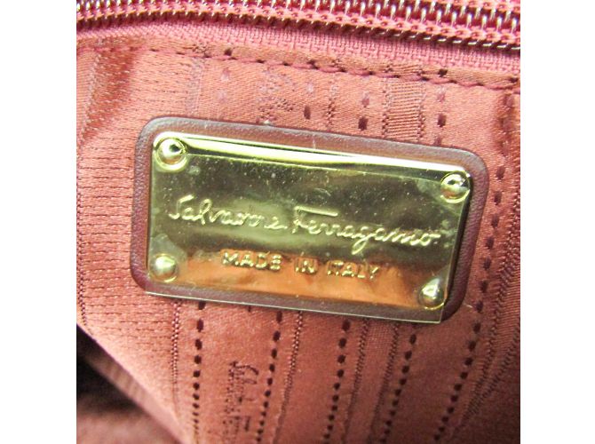 Schultertasche Salvatore Ferragamo Vara AU-21 D337 Bordeaux - Ansicht 13